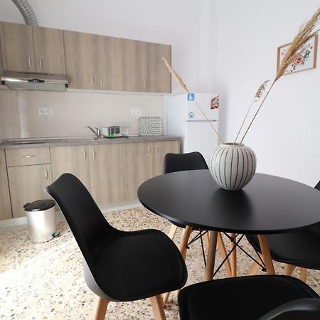 Anassa Apartments อัสโปรวาลตา ภายนอก รูปภาพ