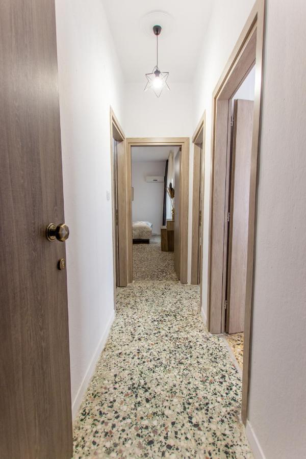 Anassa Apartments อัสโปรวาลตา ภายนอก รูปภาพ